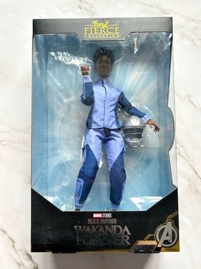Marvel Black Panther Wakanda Forever Princess Shuri Figure
